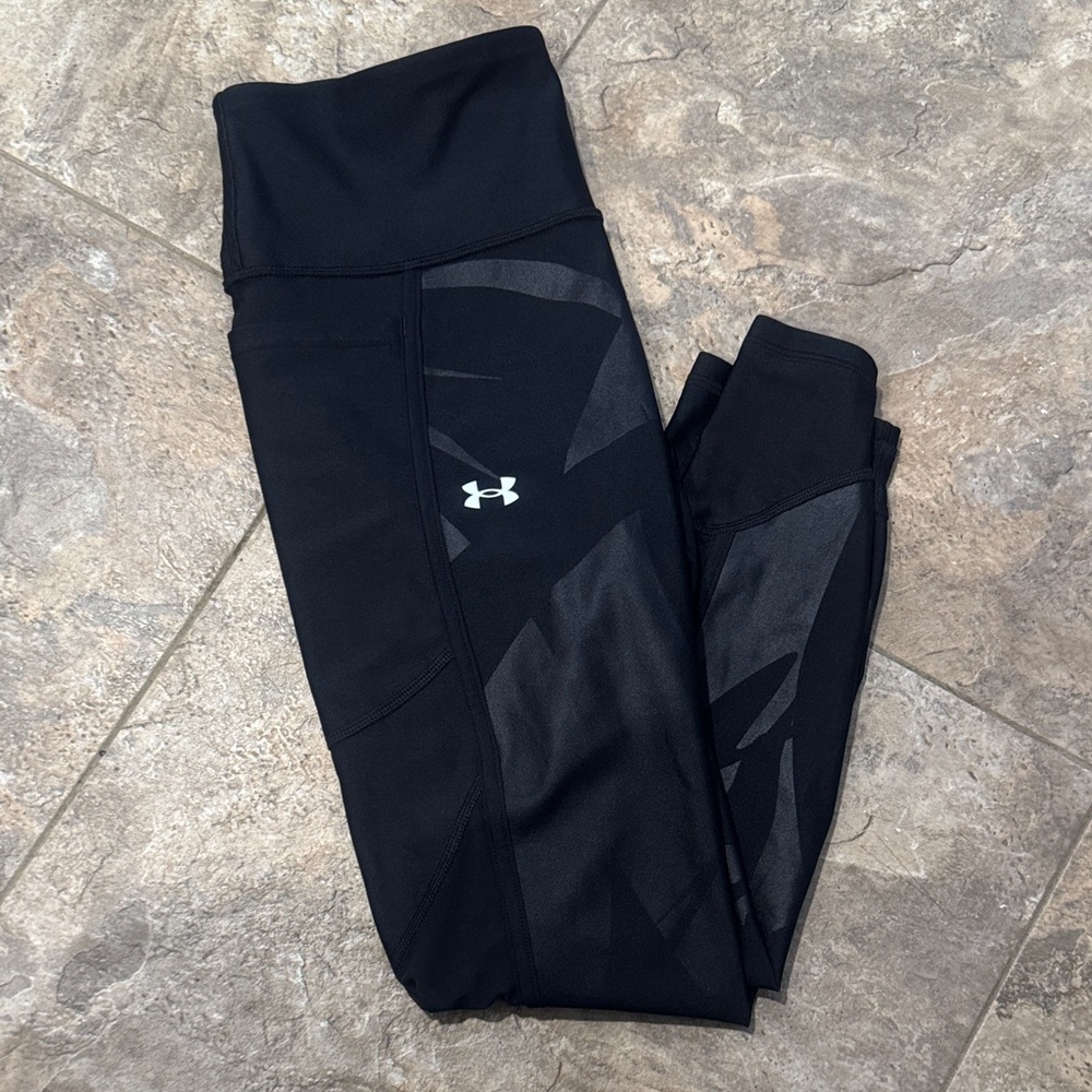 Under Armour Jet Black Active Leggings Size Medium